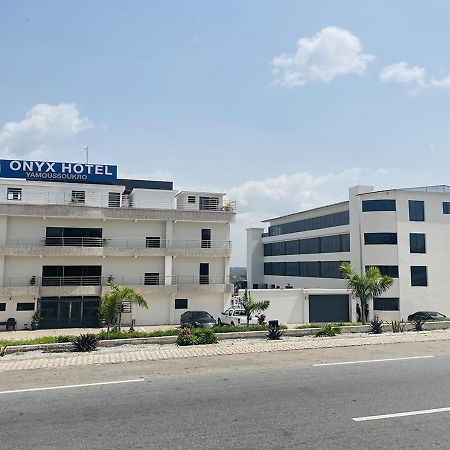 Onyx Hotel Yamoussoukro Exterior foto