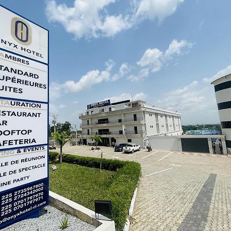 Onyx Hotel Yamoussoukro Exterior foto